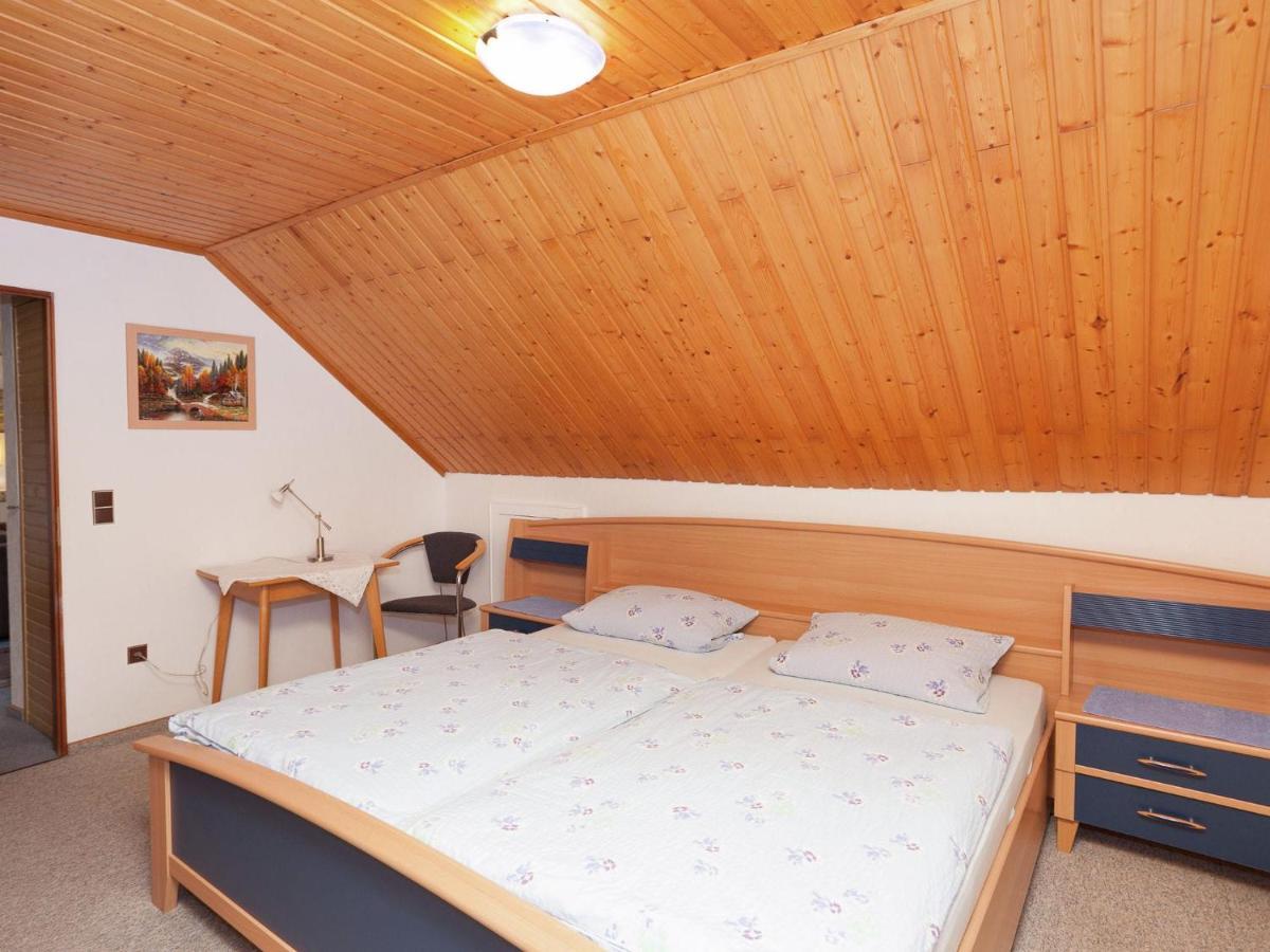 Flat In Polle Near The Forest Экстерьер фото